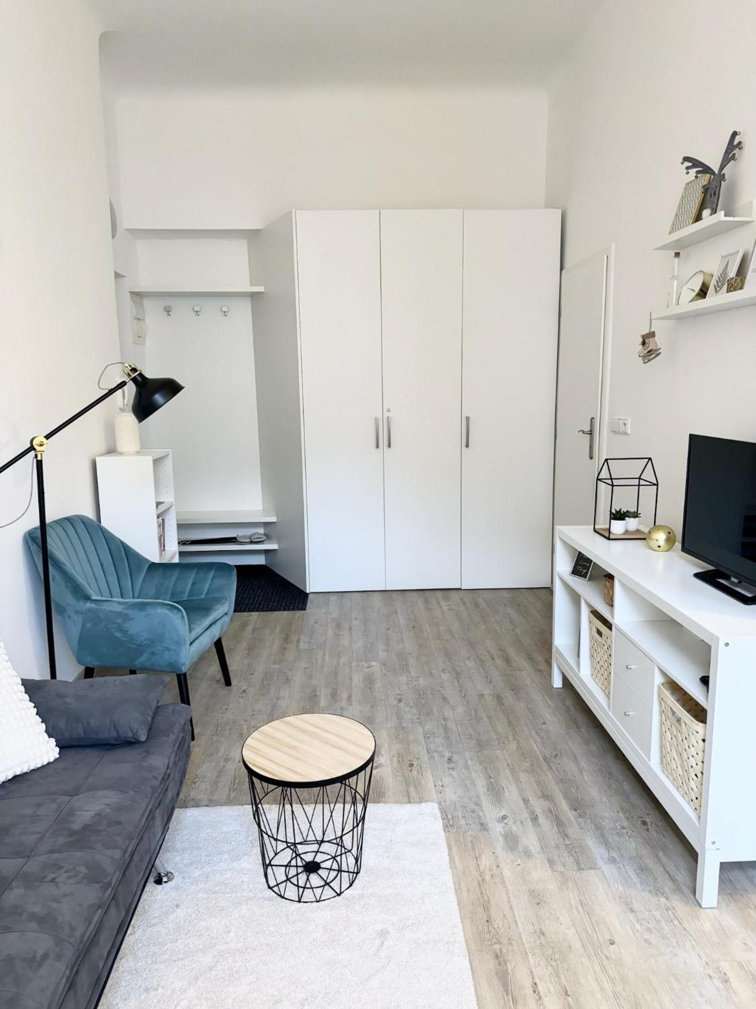Apartment By Charles Bridge Prague